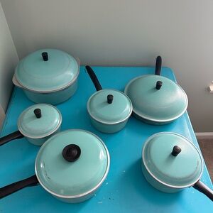 Vintage Club Cookware Set